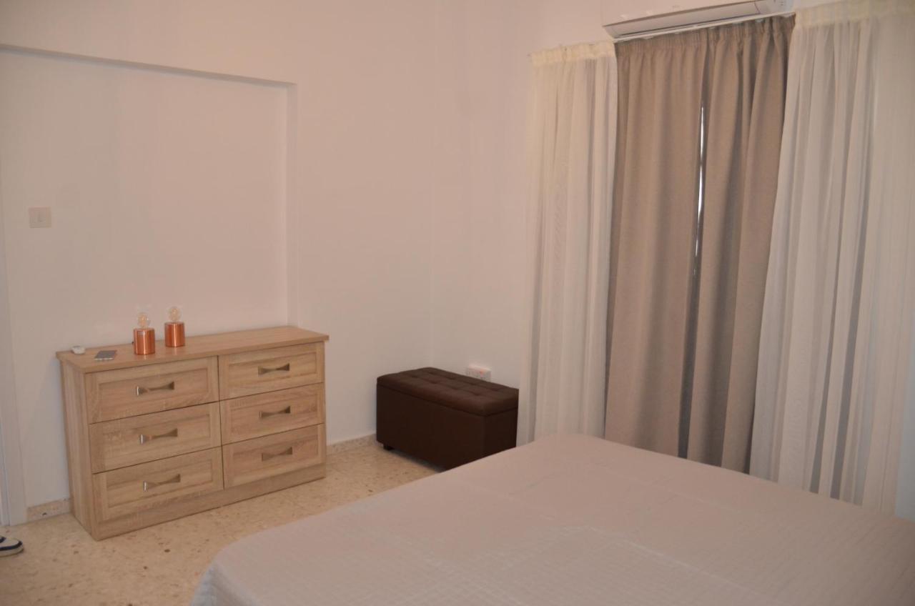 Paphos Almyria Apartments - By Imh Travel & Tours מראה חיצוני תמונה