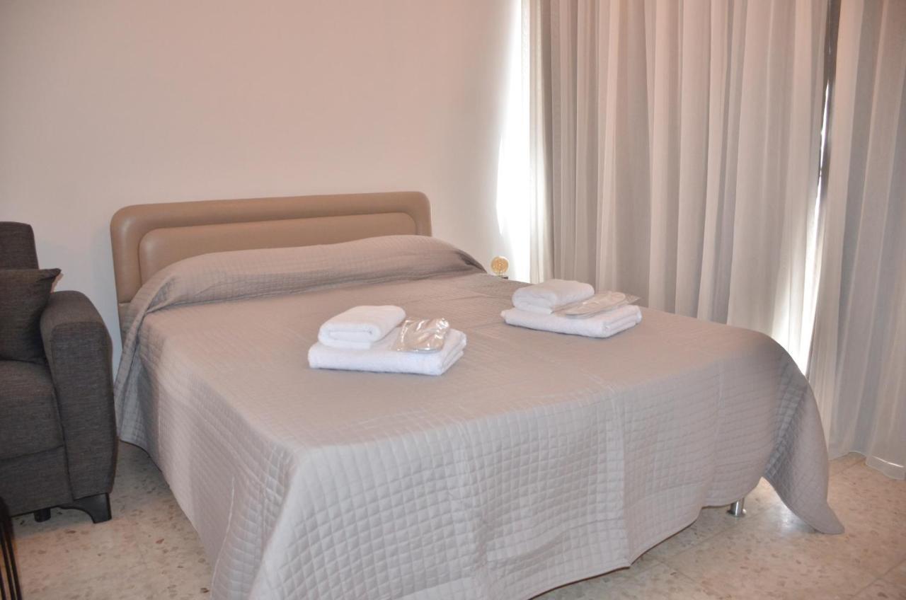 Paphos Almyria Apartments - By Imh Travel & Tours מראה חיצוני תמונה
